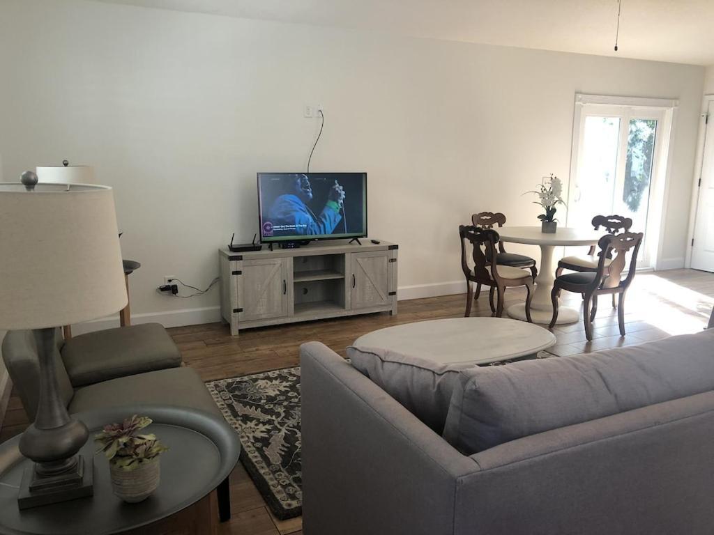 Modern, Upscale, And New Blue Bungalow In The Heart Of Downtown St Augustine St. Augustine Esterno foto